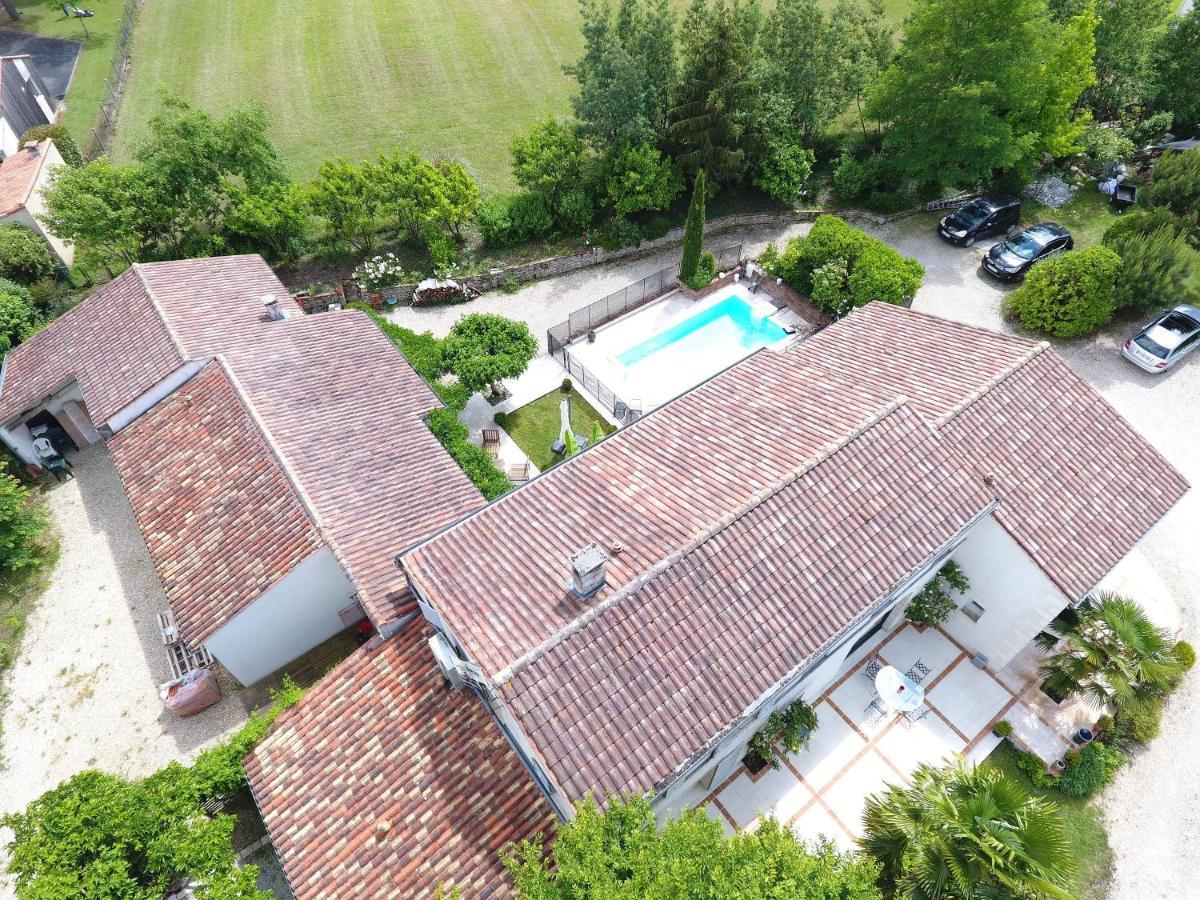 Le Logis De La Brumanderie - Saintes Fontcouverte  Bagian luar foto